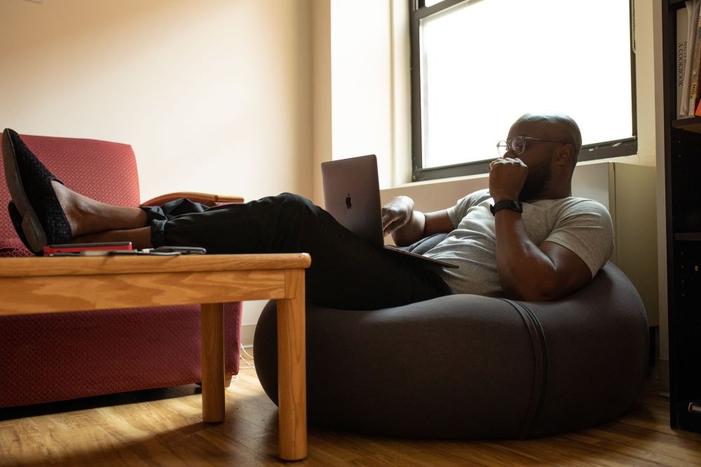 How to Stay Productive While Working from Home (Practical Guide)
